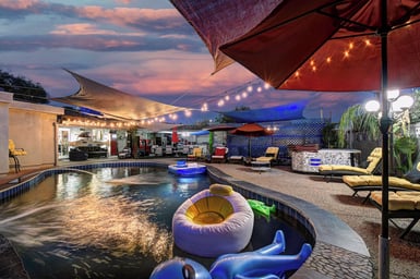 Just Listed! Htd Pool-Spa 7 Kings or 14 total beds